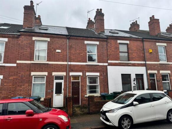 3 bed property, in 42 Broomfield Road, £130,000