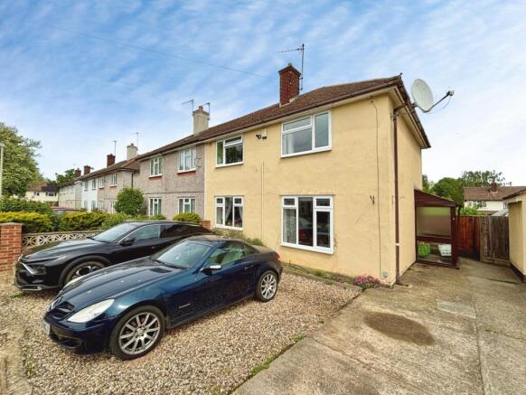 3 bed property, in Dorset Avenue, £280,000