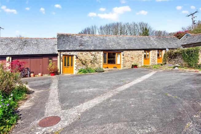 2 bed property, in Longbarn Coombe Farm St Keyne, £575,000