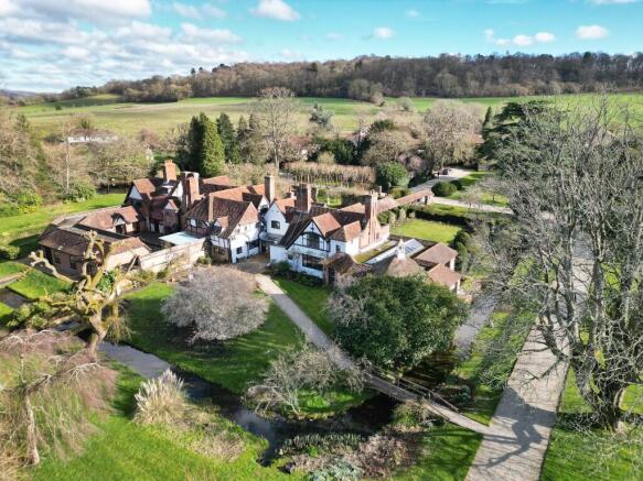 5 bed property, in Wonersh, £2,750,000