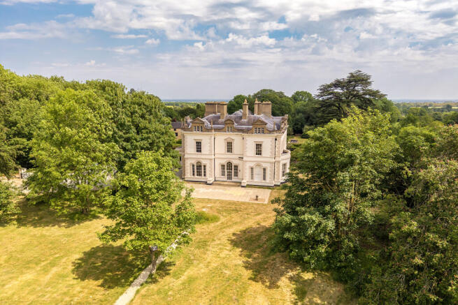 10 bed property, in Longhills Hall, £850,000