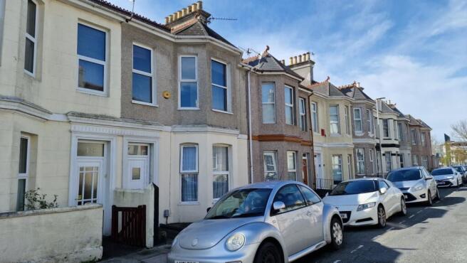1 bed property, in Cotehele Avenue, £120,000