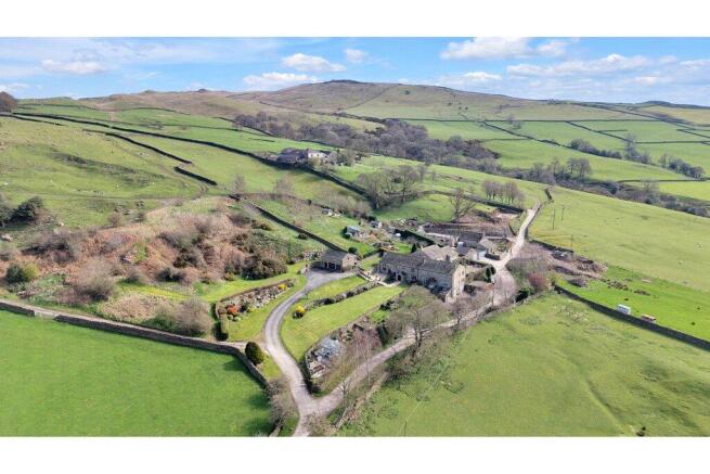 5 bed property, in Higher Calebs Barn, £935,000
