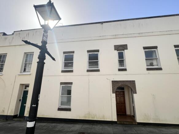 1 bed property, in 40 Adelaide Street, £60,000