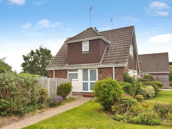 2 bed property, in Lambert Crescent, £435,000