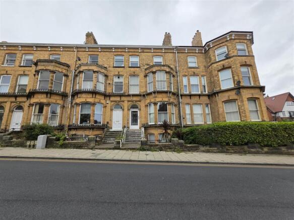 1 bed property, in West Street, £85,000