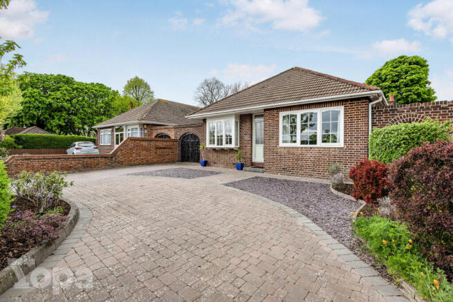 4 bed property, in Woolwich Road, £700,000