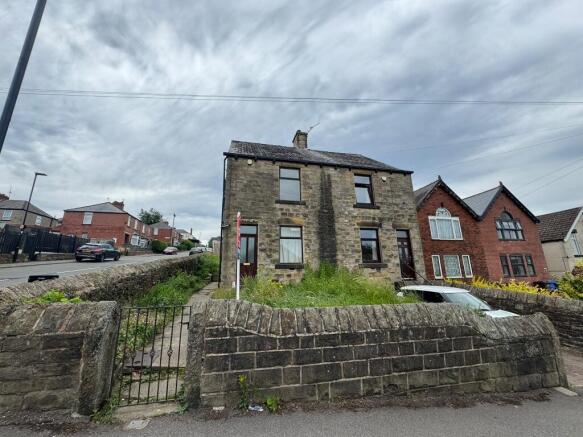 2 bed property, in 36 Victoria Road Stocksbridge, £45,000