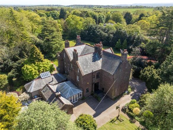 5 bed property, in Chester High Road, £800,000