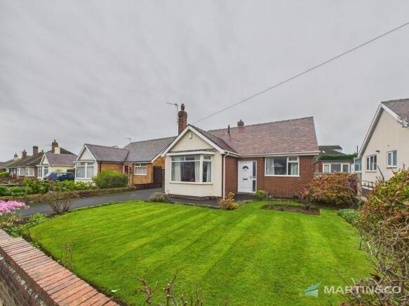 2 bed property, in Norbreck Road, £185,000