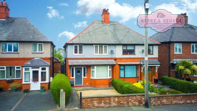 3 bed property, in Tabernacle Street, £220,000