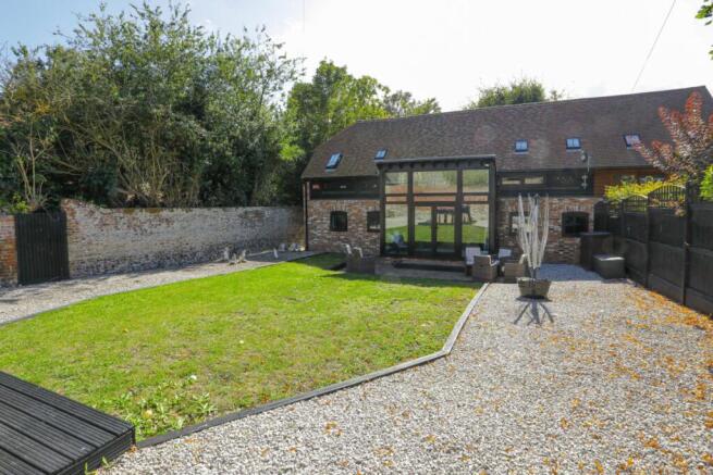 4 bed property, in Down Barton Road, £550,000