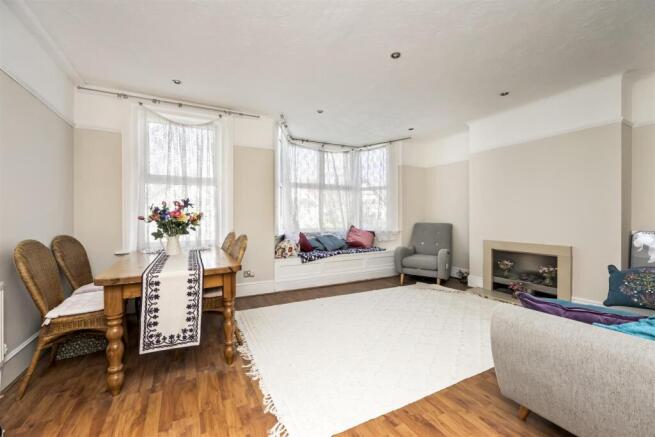 2 bed property, in Titian Road, £325,000