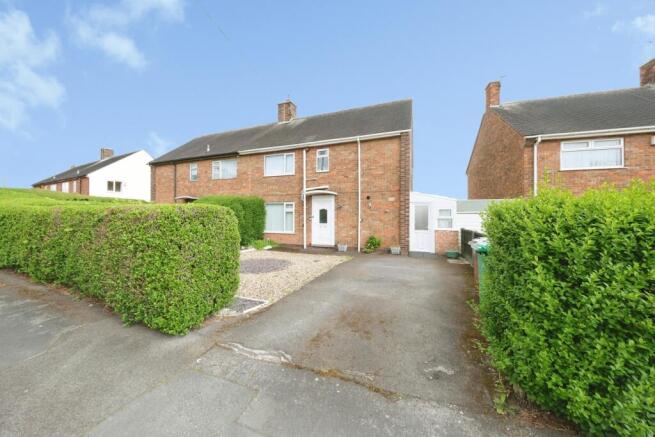 4 bed property, in Beckhampton Road, £160,000
