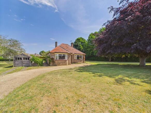 3 bed property, in Crown Lane, £375,000
