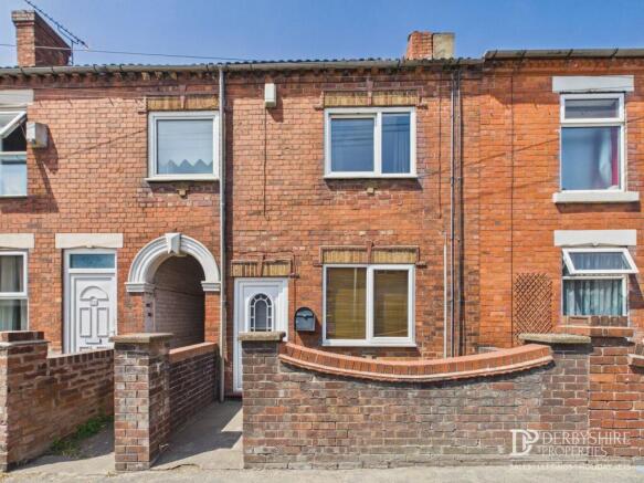 3 bed property, in Leabrooks Road, £130,000