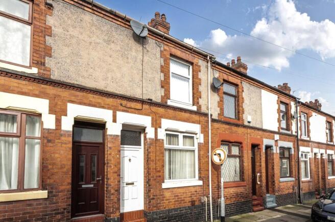 2 bed property, in Turner Street, £80,000