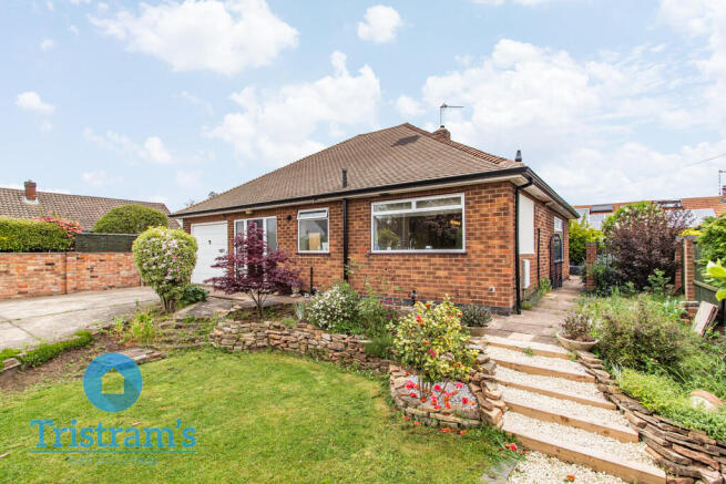 2 bed property, in Spinney Rise, £375,000