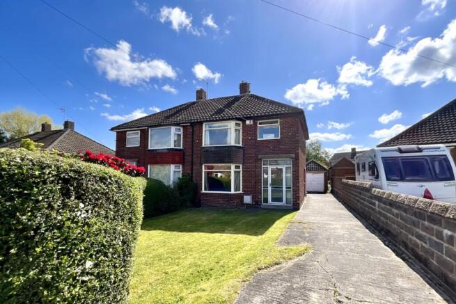 4 bed property, in Shubert Close, £220,000