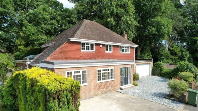 4 bed property, in Tudor Close, £950,000