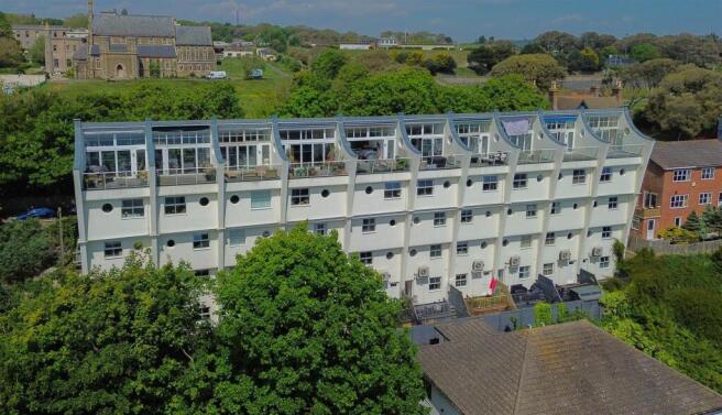 4 bed property, in St. Margarets Road, £650,000