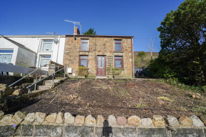 2 bed property, in Graig Road, £125,000