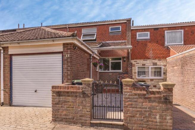 3 bed property, in Apollo Drive, £280,000