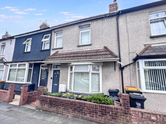 2 bed property, in Durham Road, £180,000