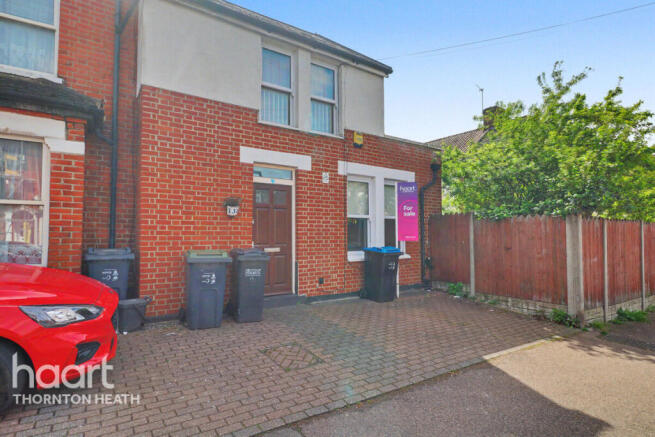 2 bed property, in Northwood Road, £375,000