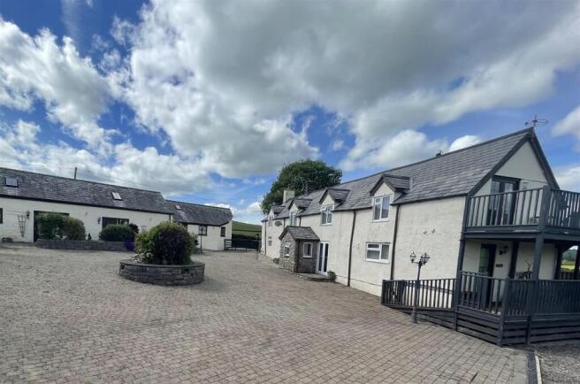 4 bed property, in Llansannan, £800,000