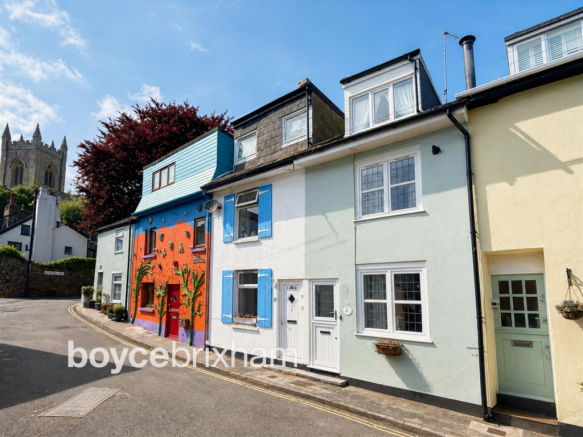 3 bed property, in Higher Street, £255,000