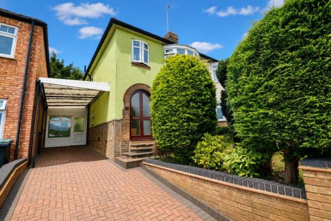 3 bed property, in St. Marys Avenue, £275,000