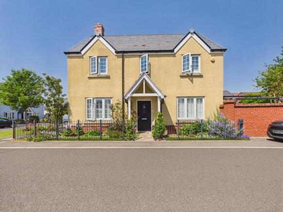 4 bed property, in Badger Road, £525,000