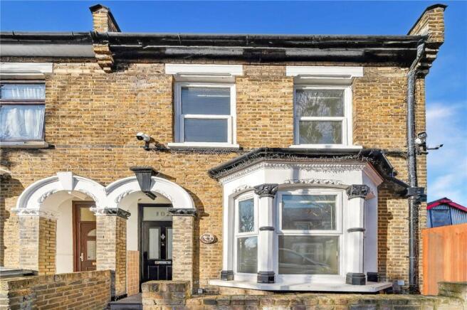 4 bed property, in Malvern Road, £900,000