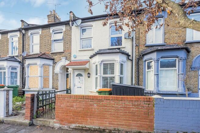 2 bed property, in Haig Road West, £399,995