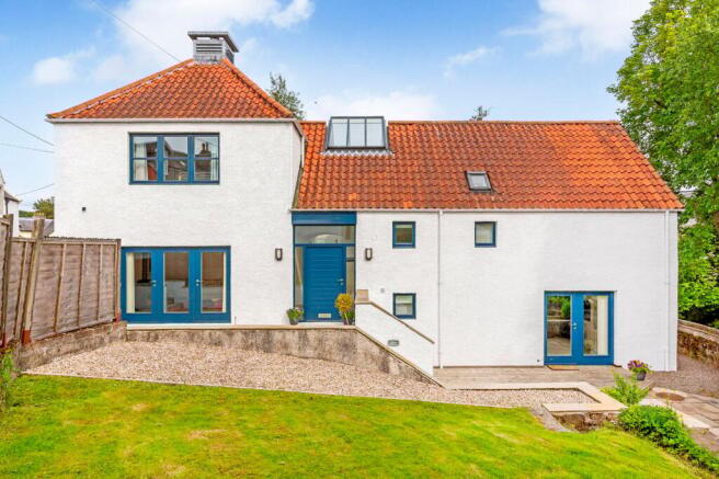 3 bed property, in Hayfield Road, £450,000