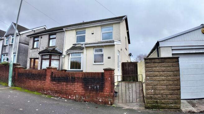 3 bed property, in Penybryn Avenue, £170,000