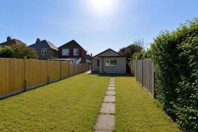 2 bed property, in Gudge Heath Lane, £350,000
