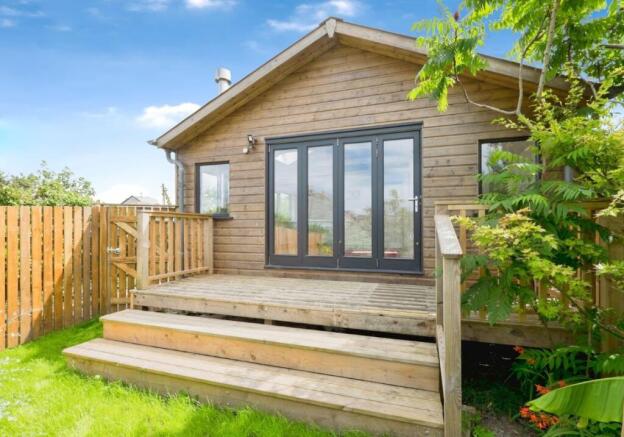 1 bed property, in Shearwater, £150,000