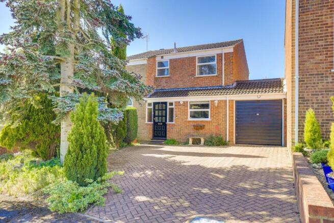 3 bed property, in Cleveland Drive, £475,000