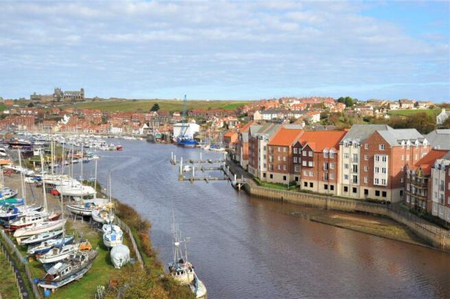 2 bed property, in 11 Turnbull Court, £235,000