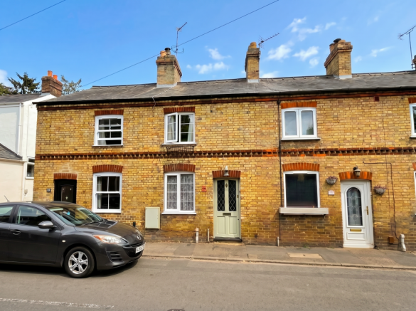 2 bed property, in Mill Street, £260,000