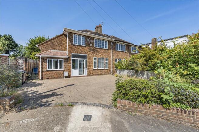 3 bed property, in Rydal Gardens, £975,000