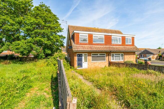 3 bed property, in Chestnut Drive, £250,000
