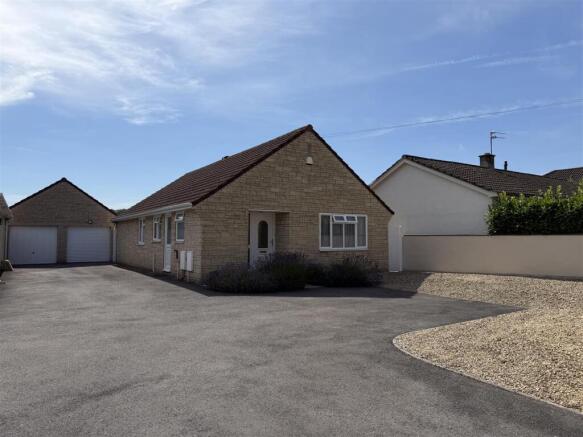 3 bed property, in Chilcompton Road, £450,000