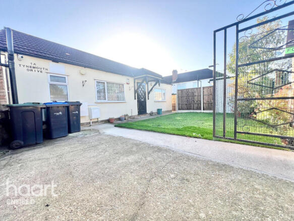 1 bed property, in Tynemouth Drive, £325,000