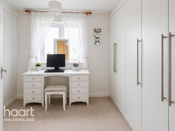 4 bed property, in Ward View, £330,000
