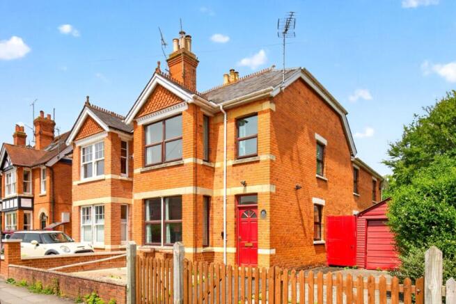 4 bed property, in Craven Road, £750,000
