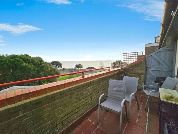 2 bed property, in Rosemary Road, £160,000