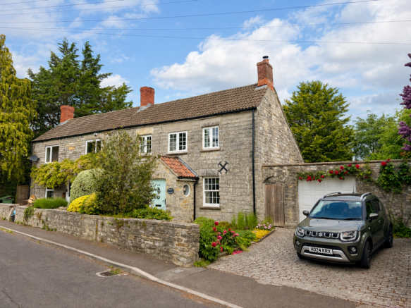 3 bed property, in Portway, £399,950